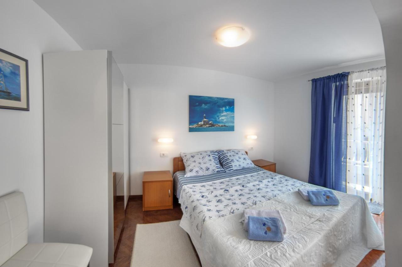 Guesthouse Residence Major Ровінь Екстер'єр фото