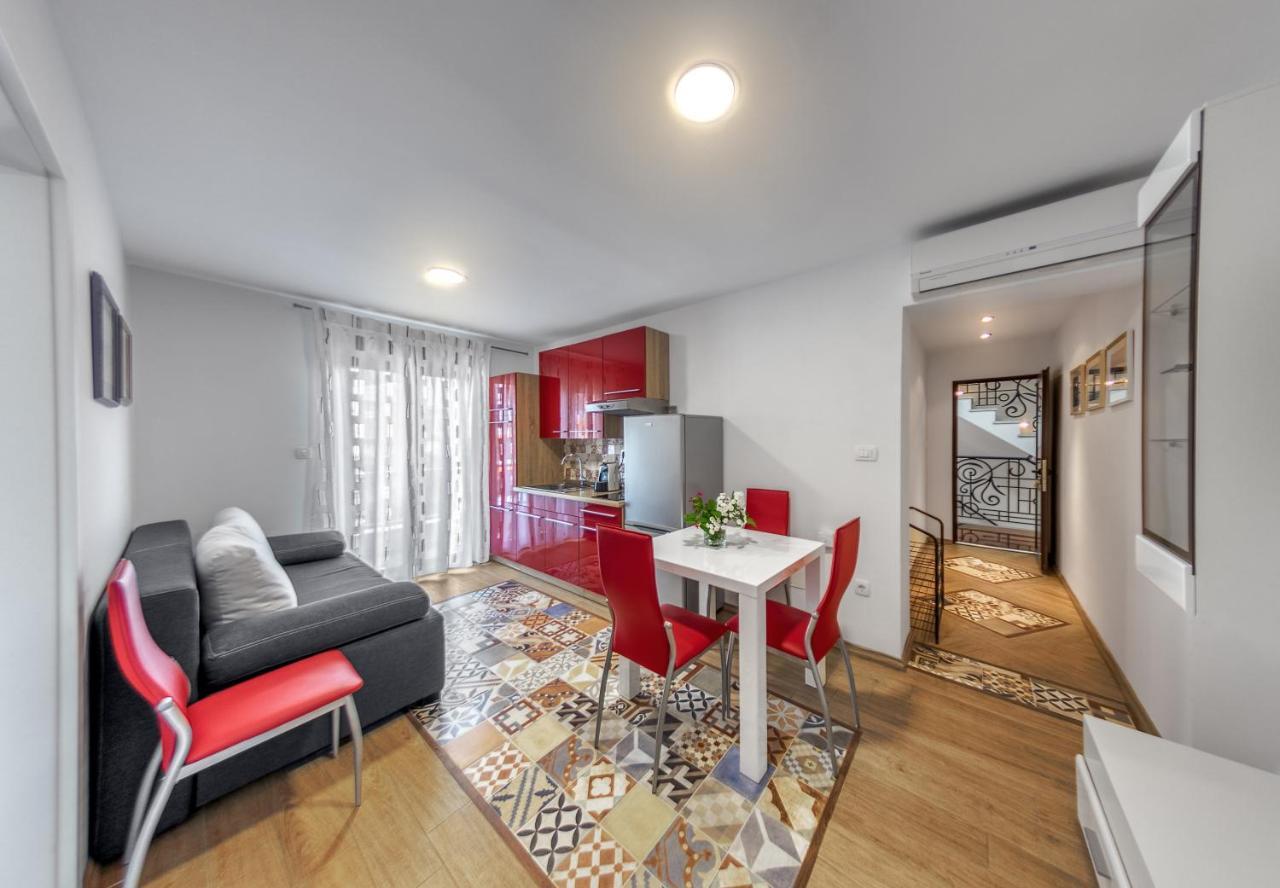 Guesthouse Residence Major Ровінь Екстер'єр фото