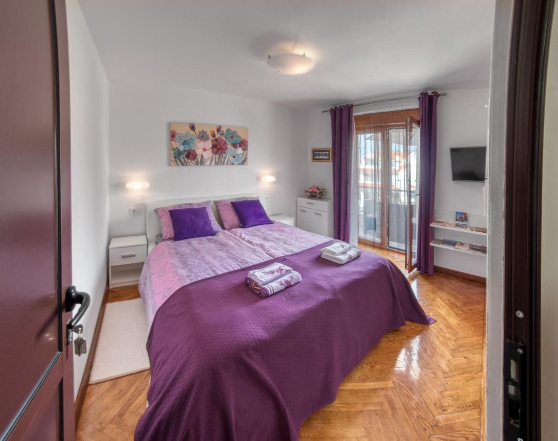 Guesthouse Residence Major Ровінь Екстер'єр фото