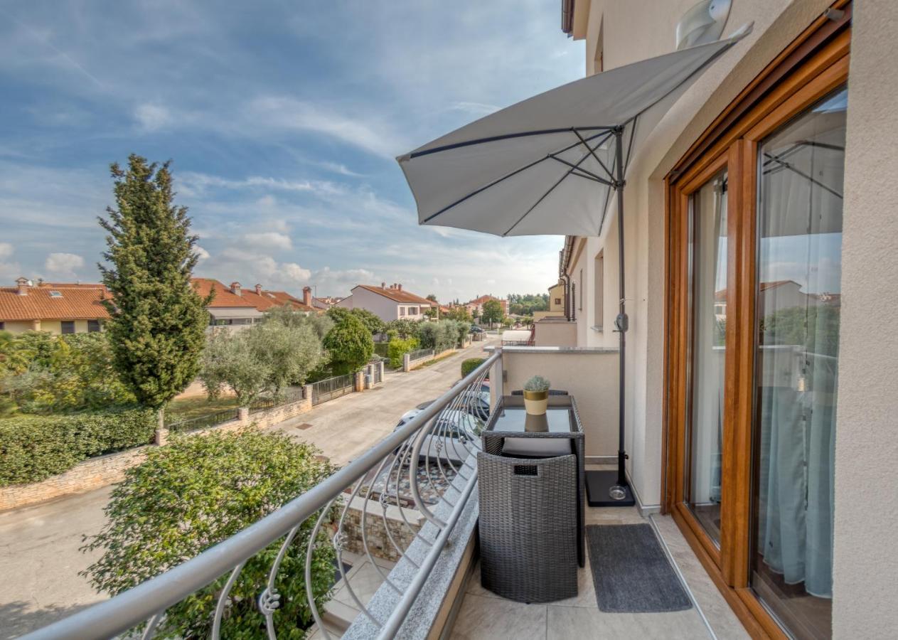 Guesthouse Residence Major Ровінь Екстер'єр фото